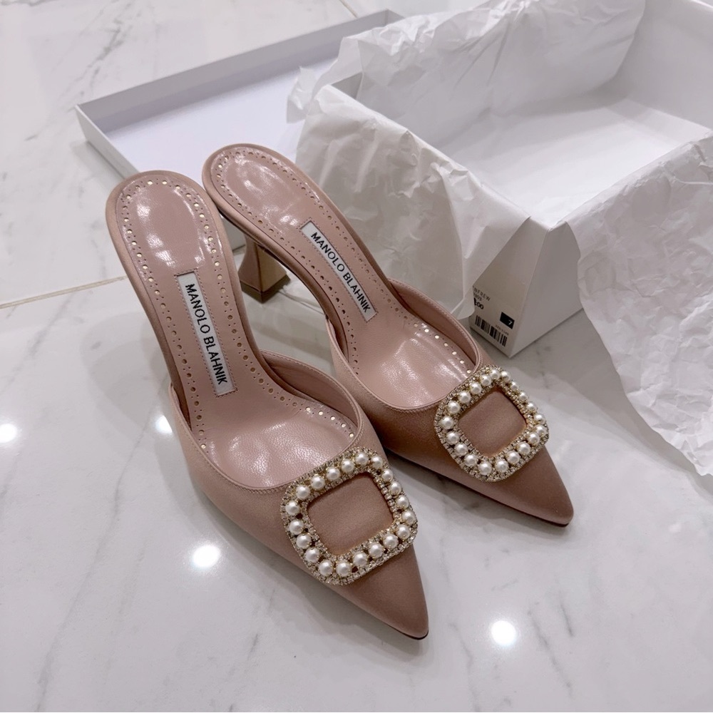 Manolo Blahnik 🩶 Fabeta Satin Heeled Mules